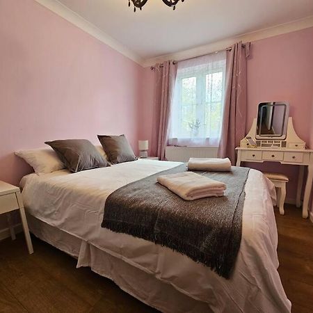 Lovely Flat Close To Shepherd'S Bush Apartment Londra Exterior foto