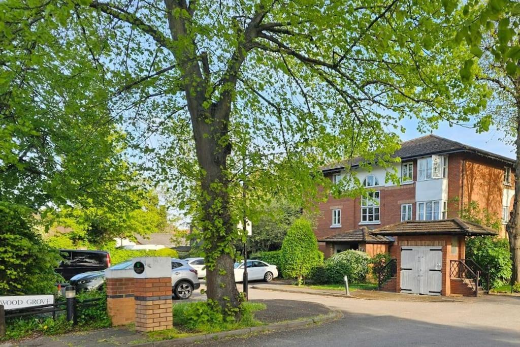 Lovely Flat Close To Shepherd'S Bush Apartment Londra Exterior foto