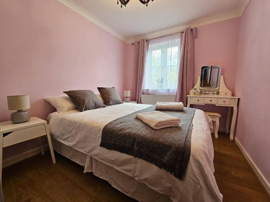 Lovely Flat Close To Shepherd'S Bush Apartment Londra Exterior foto