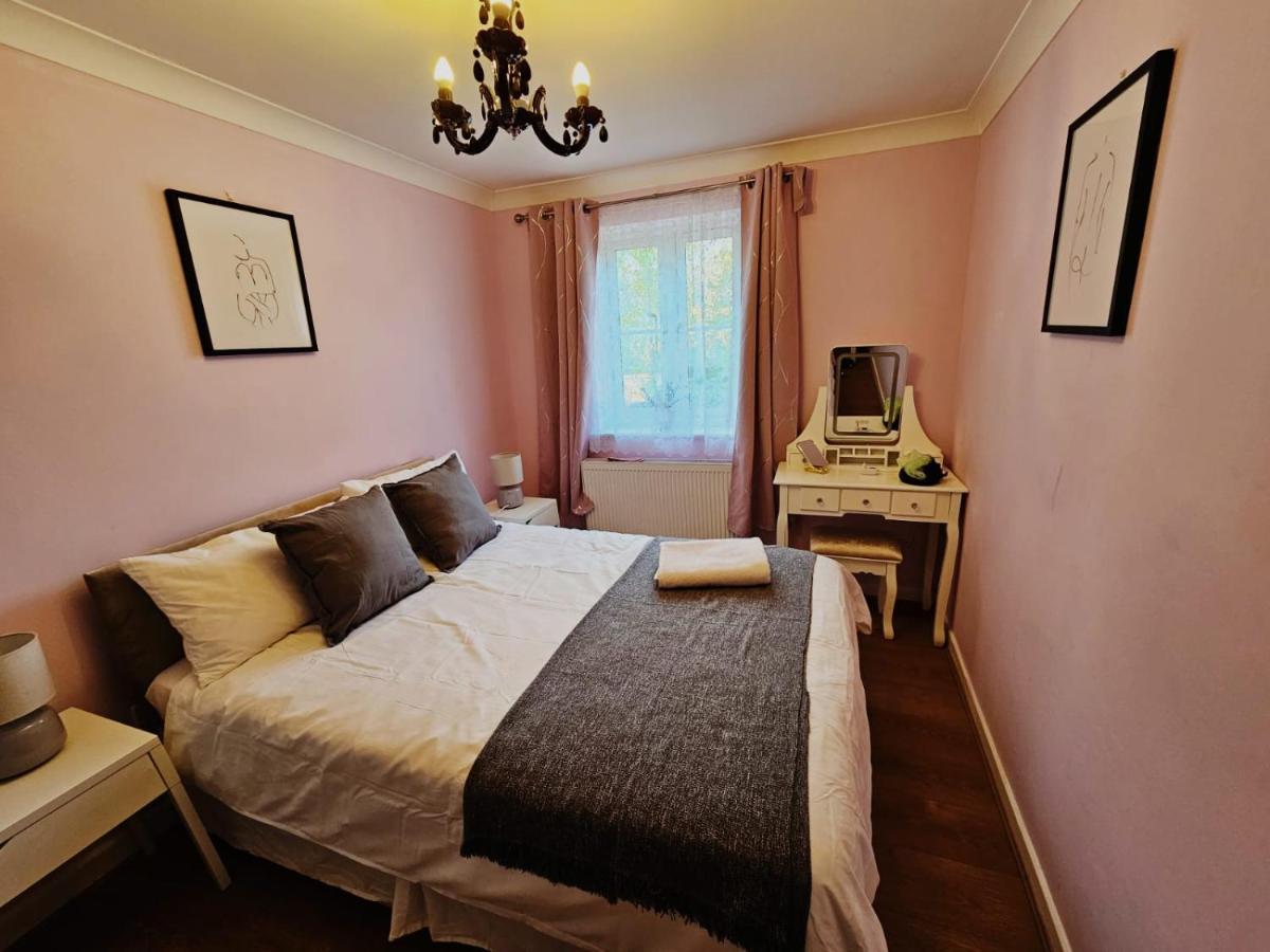 Lovely Flat Close To Shepherd'S Bush Apartment Londra Exterior foto