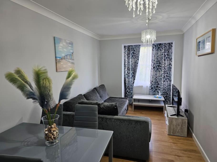 Lovely Flat Close To Shepherd'S Bush Apartment Londra Exterior foto